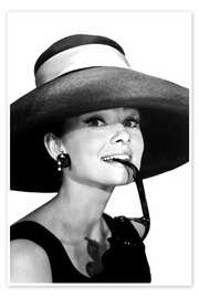 Poster Audrey Hepburn in a summer outfit - Celebrity Collection